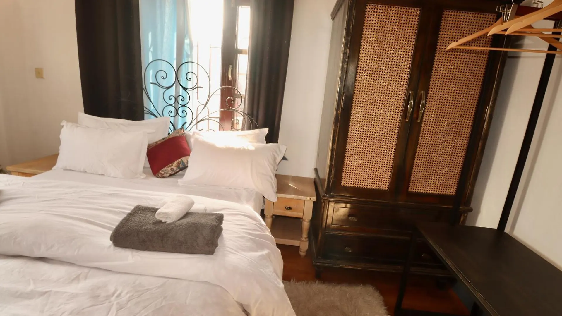 Wanderer'S Home Chabahil - A Home Away From Home Katmandú Nepal